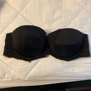 EUC Victoria’s Secret Black Lace Strapless Bra